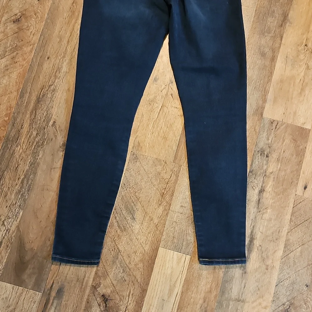 👖Signature by Levi Strauss Dark Blue Distressed Skinny Jeans